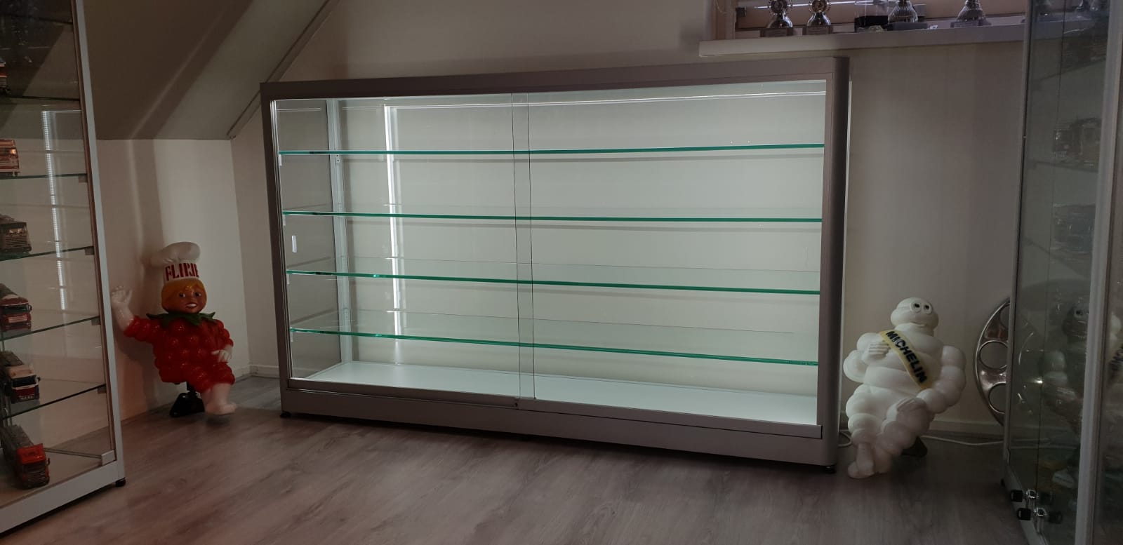 Vitrinekast Den Haag