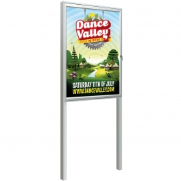 Buitenvitrine A1 met palen