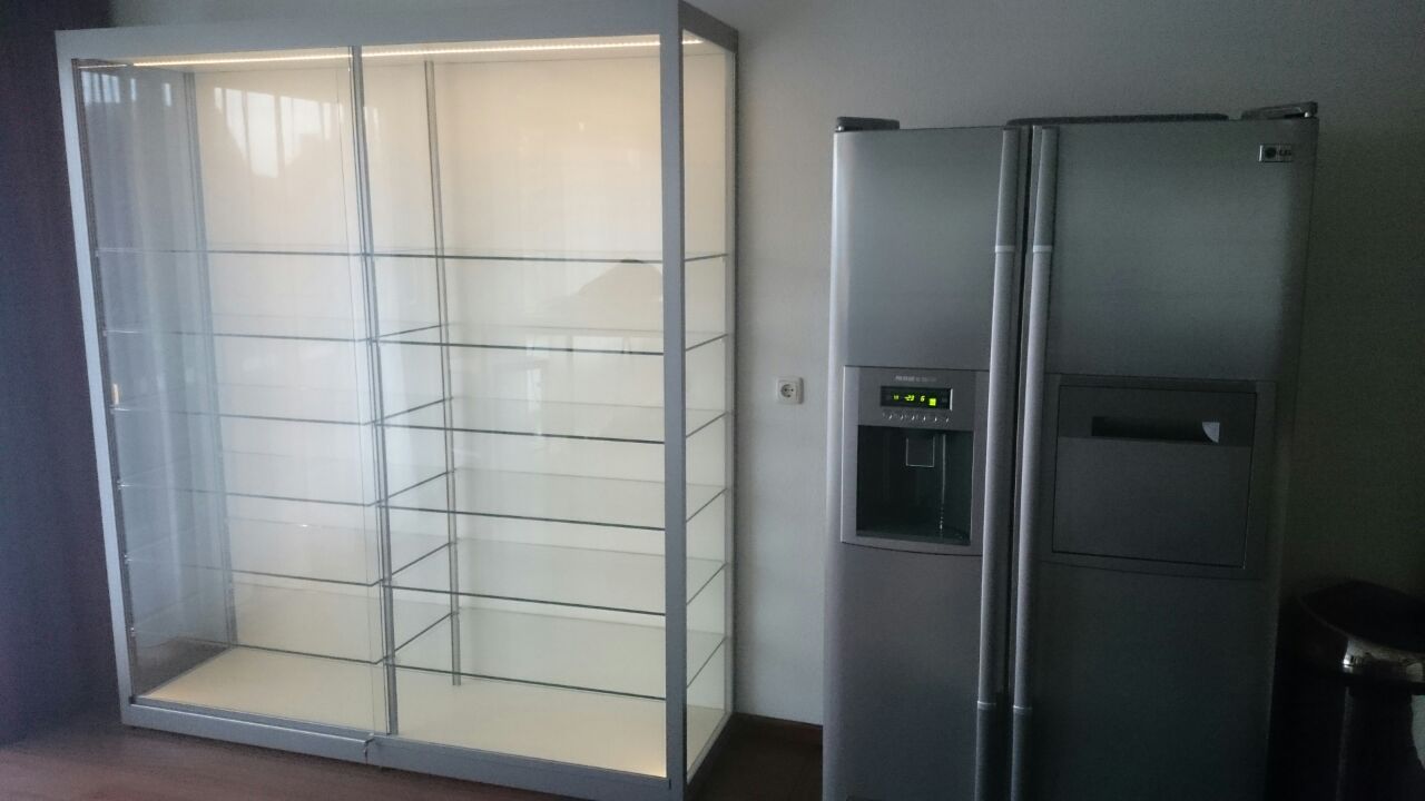 Maatwerk Vitrinekast