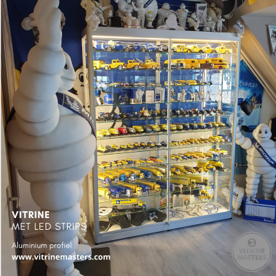 Grote tafelvitrine led