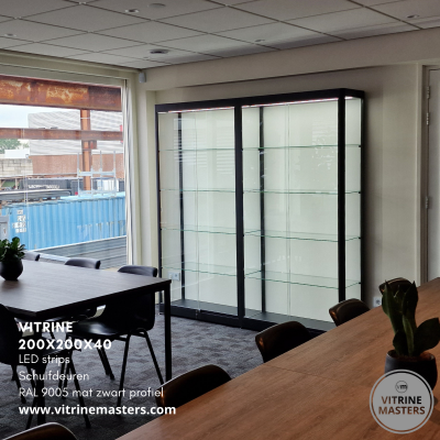 Museum vitrine aluminium