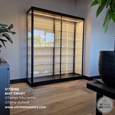 Swarovski vitrinekast