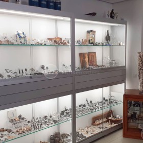 Vitrine met lades