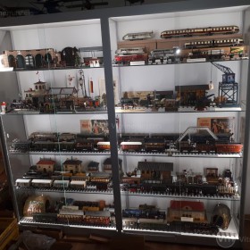 Vitrine staand treinen