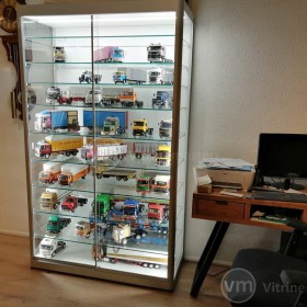 Vitrinekast klein vrachtwagens