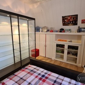 Vitrinekast spots slaapkamer