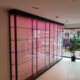 Vitrinekast voor coffeeshop (1)
