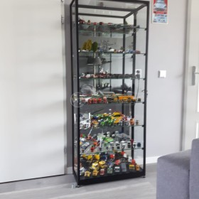 Vitrinekast zwart auto