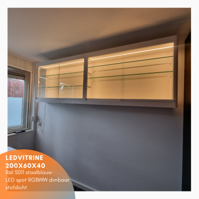 Hoekvitrine vitrine masters (3)