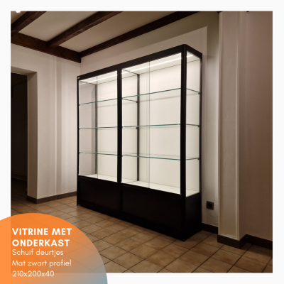 Hoekvitrine vitrine masters (9)