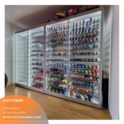 Led vitrinekast (2)
