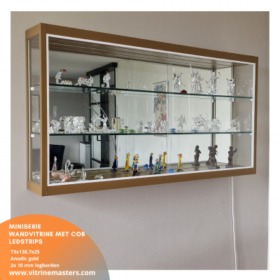Miniserie wandvitrine met cob ledstrips 